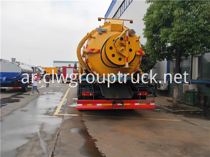 Suction Sewage Truck 2